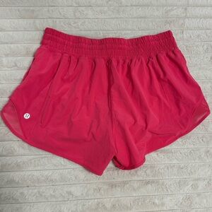 SOLD // Lululemon Hotty Hot High-Rise Lined Short 2.5"